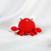 Knitty Critters - Pouch Pals I Pearl The Crab| DIY Amigurumi Crochet Kit