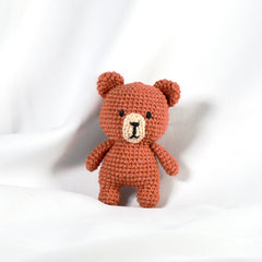 Knitty Critters - Pouch Pals I Chuckle Charlie Bear | DIY Amigurumi Crochet Kit