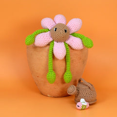 Knitty Critters - Blossom Time - Pink Daisy | DIY Amigurumi Crochet Kit