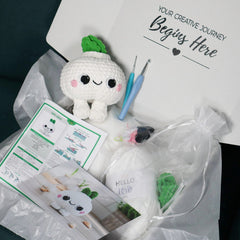 Hello Artisan Box - Gary Garlic - Crochet kit gift box