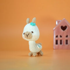 Knitty Critters - Adorables - Lucy The Llama | DIY Amigurumi Crochet Kit