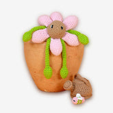 Knitty Critters - Blossom Time - Pink Daisy | DIY Amigurumi Crochet Kit