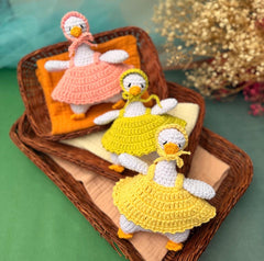 Knitty Critters - Easter - Silly Goose | DIY Amigurumi Crochet Kit