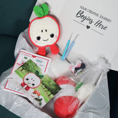 Hello Artisan Box - Alice Apple - Crochet kit gift box