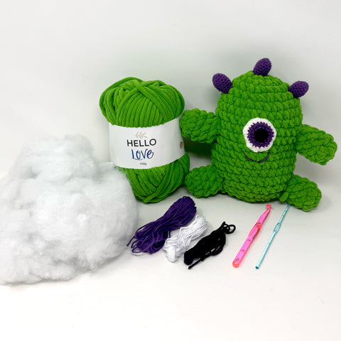 Knitty Critters - Cheeky Chums - Alien | DIY Amigurumi Crochet Kit