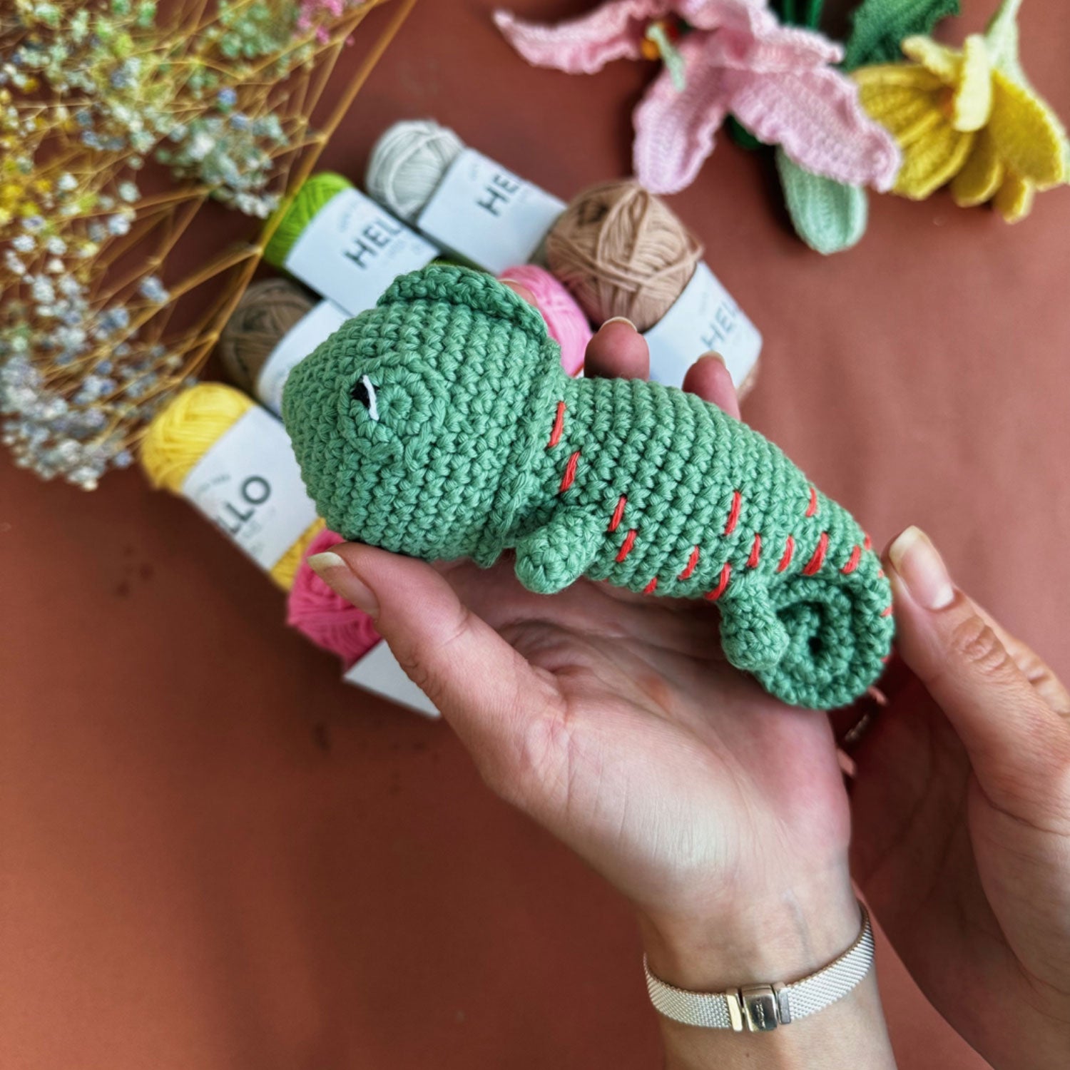 Knitty Critters - Pouch Pals | Karen Chameleon | DIY Amigurumi Crochet Kit