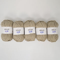Pack of 5 x 100g Hello Love Super Chunky Yarn – Multiple Colour Choices