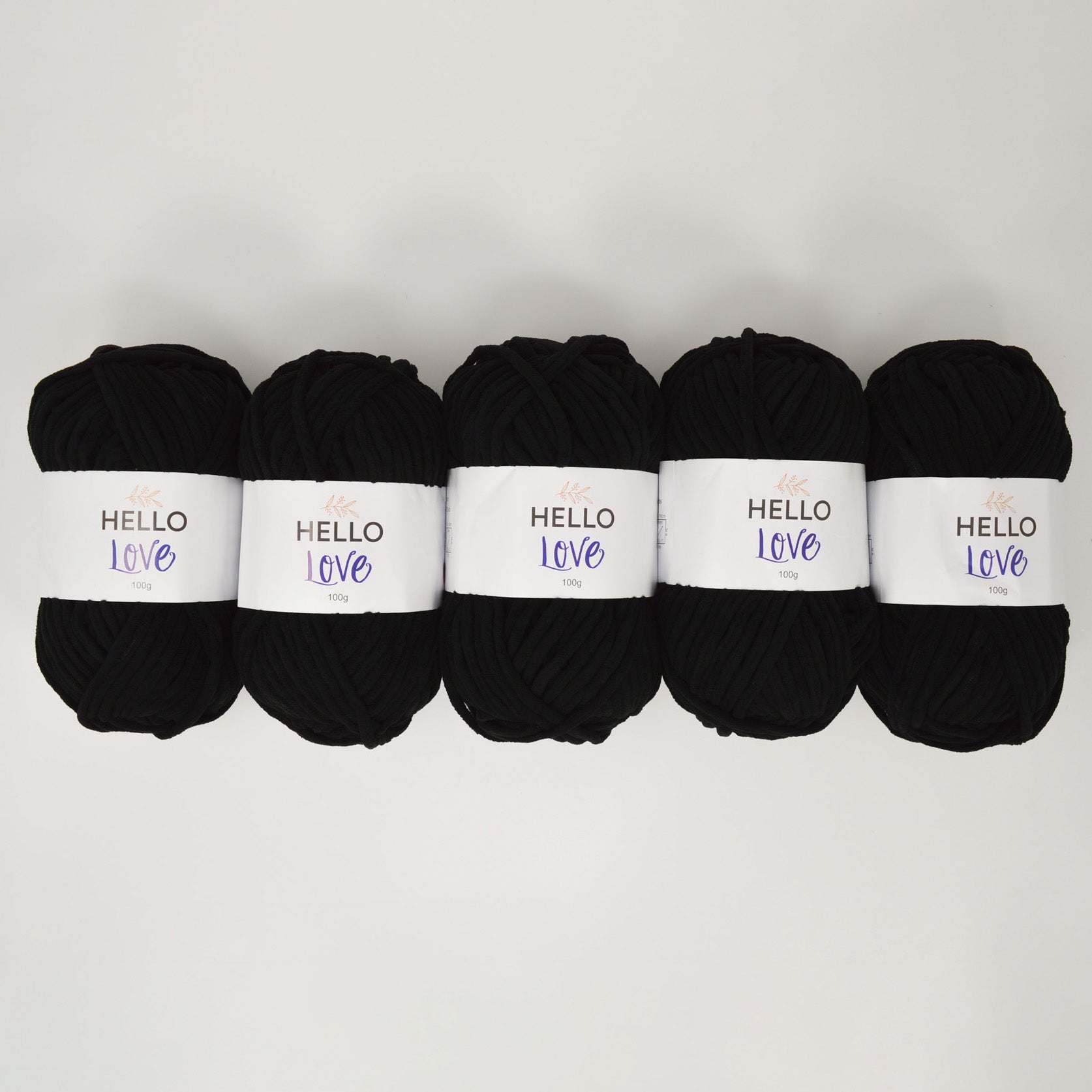 Pack of 5 x 100g Hello Love Super Chunky Yarn – Multiple Colour Choices