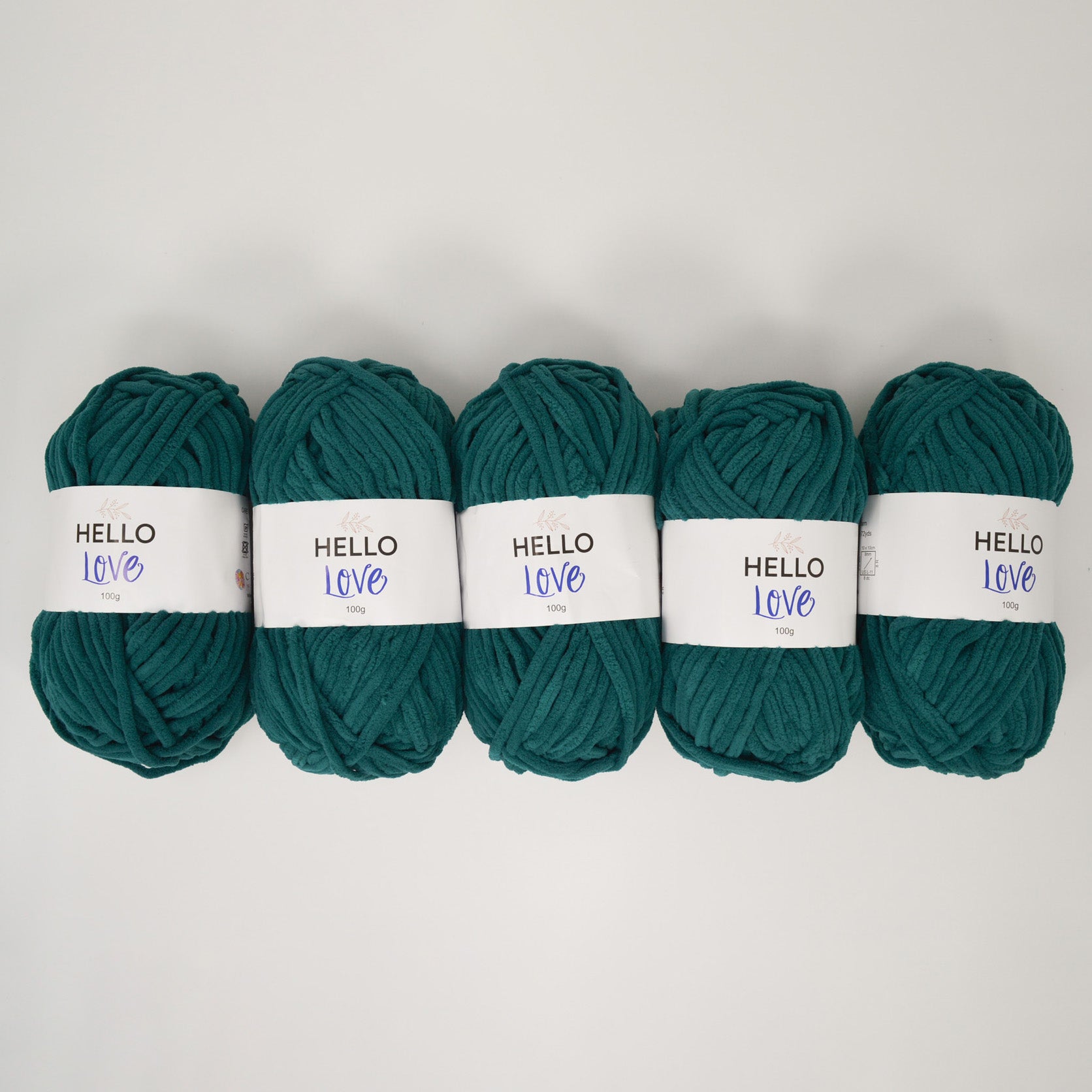 Pack of 5 x 100g Hello Love Super Chunky Yarn – Multiple Colour Choices