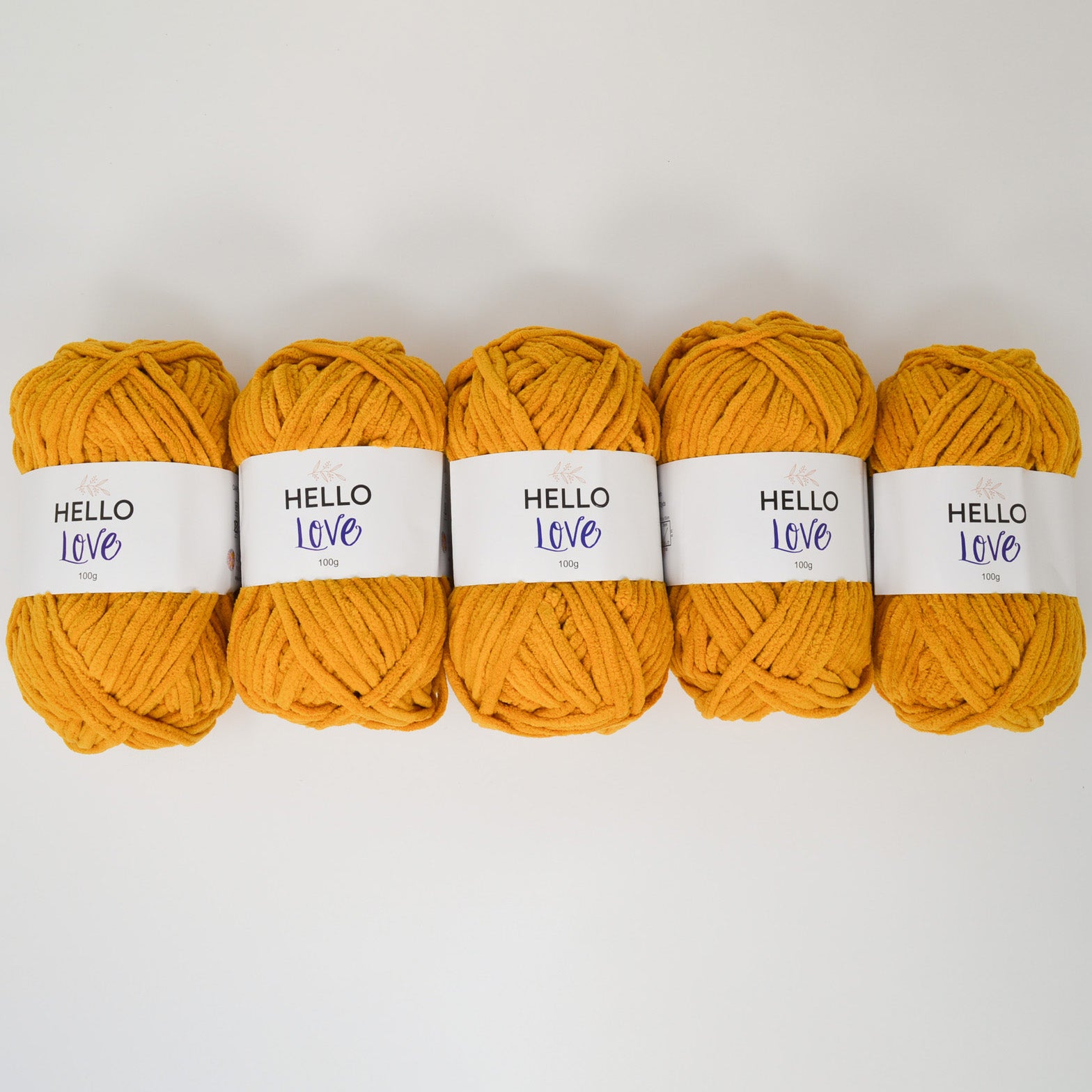 Pack of 5 x 100g Hello Love Super Chunky Yarn – Multiple Colour Choices