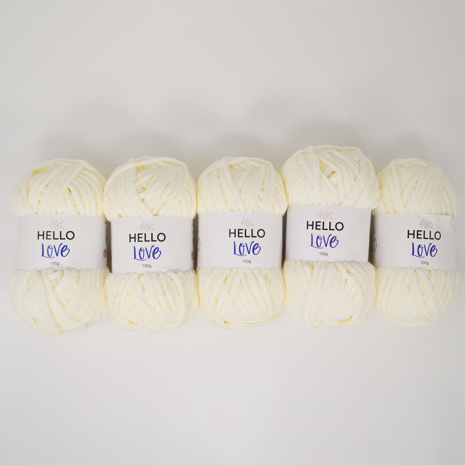 Pack of 5 x 100g Hello Love Super Chunky Yarn – Multiple Colour Choices