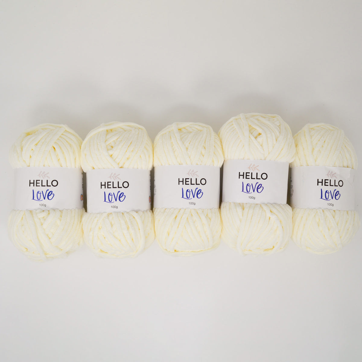 Pack of 5 x 100g Hello Love Super Chunky Yarn – Multiple Colour Choices