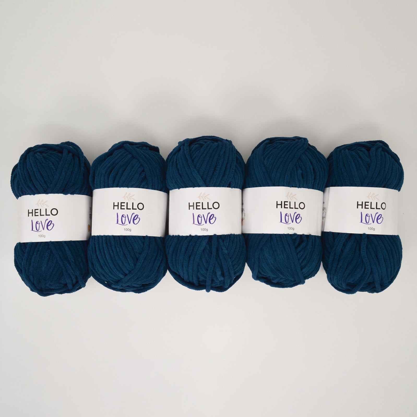 Pack of 5 x 100g Hello Love Super Chunky Yarn – Multiple Colour Choices