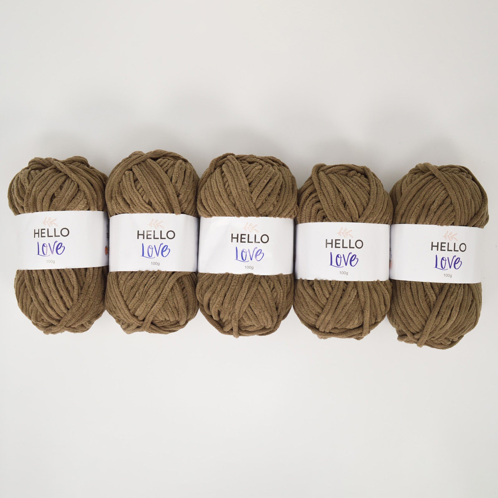 Pack of 5 x 100g Hello Love Super Chunky Yarn – Multiple Colour Choices