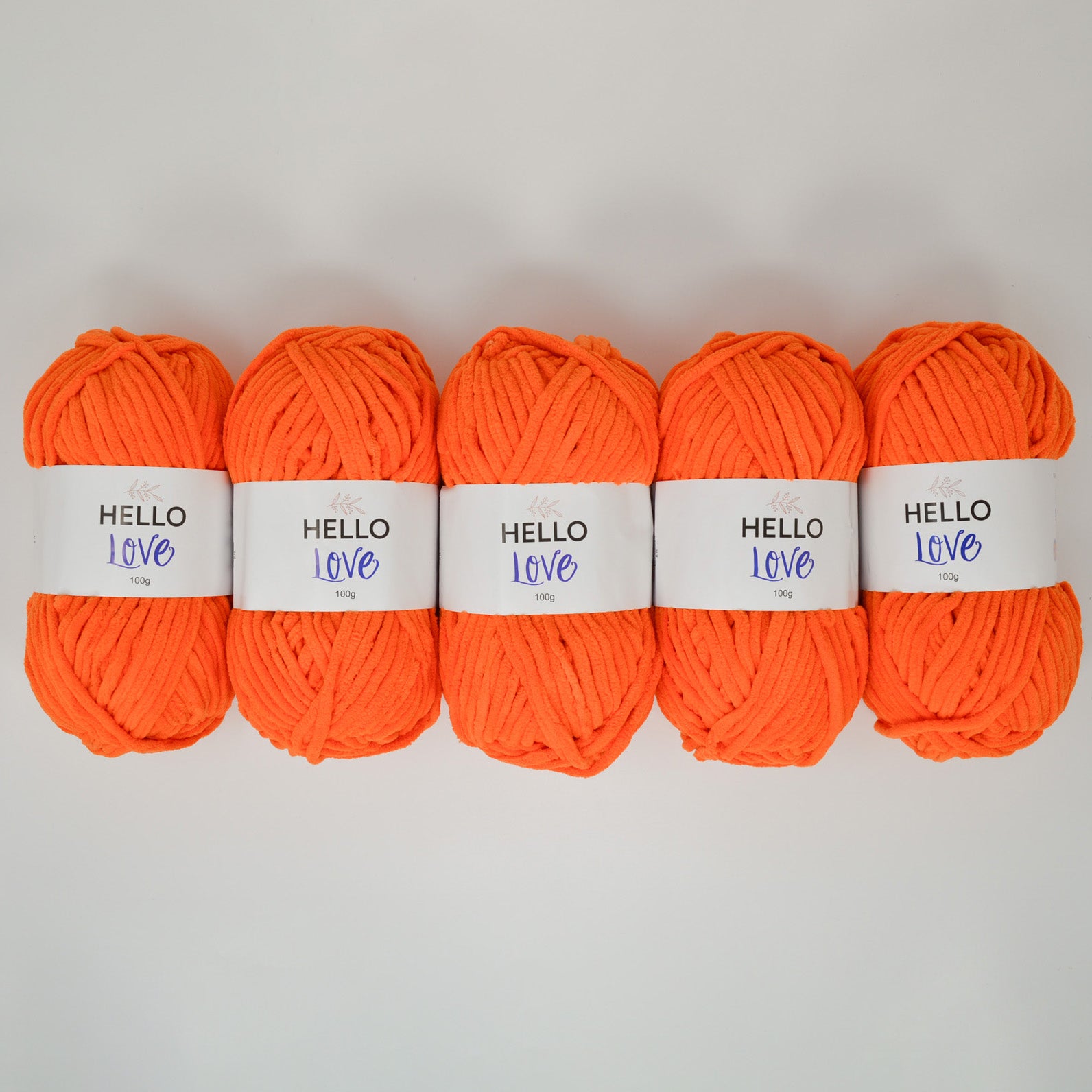 Pack of 5 x 100g Hello Love Super Chunky Yarn – Multiple Colour Choices