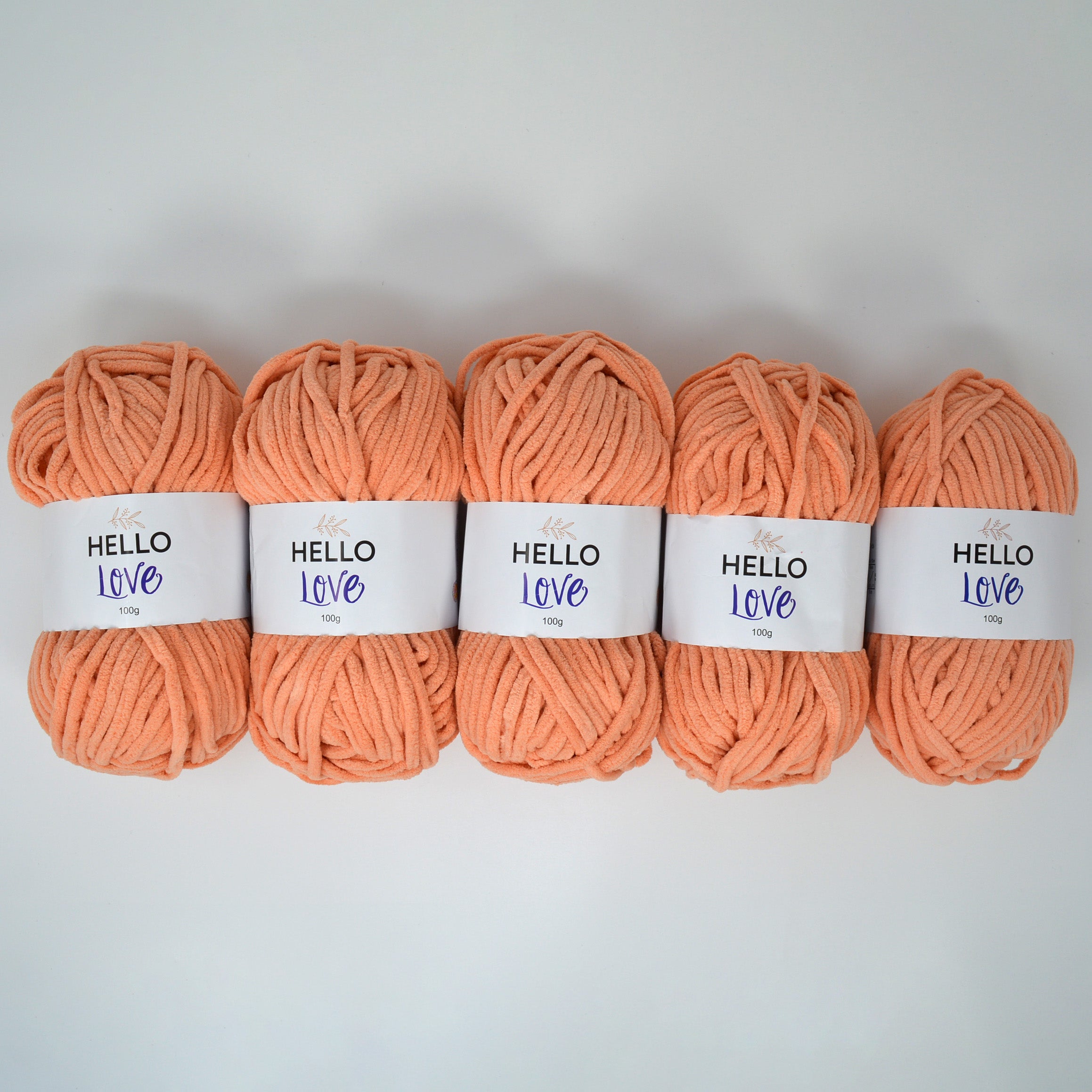 Pack of 5 x 100g Hello Love Super Chunky Yarn – Multiple Colour Choices
