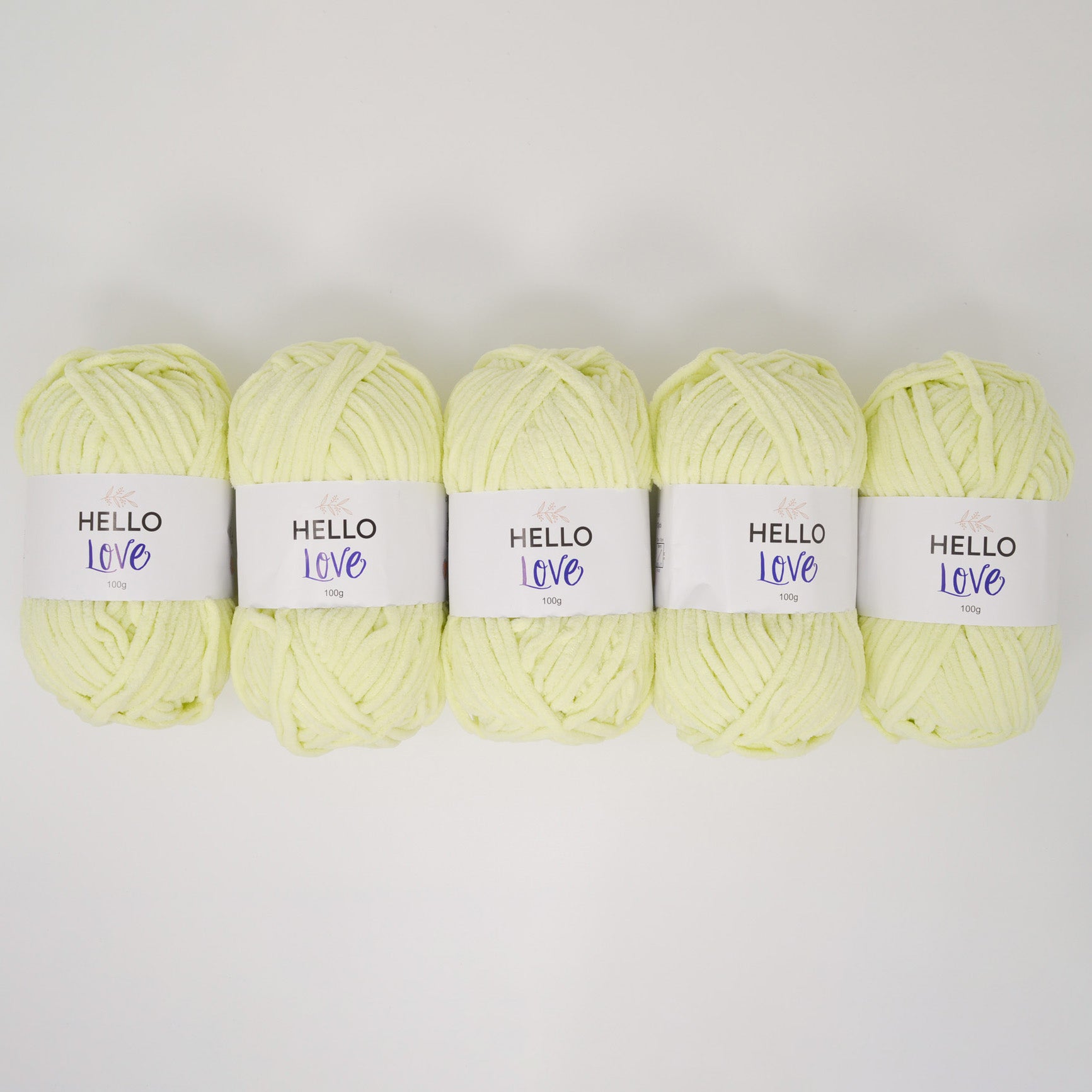 Pack of 5 x 100g Hello Love Super Chunky Yarn – Multiple Colour Choices