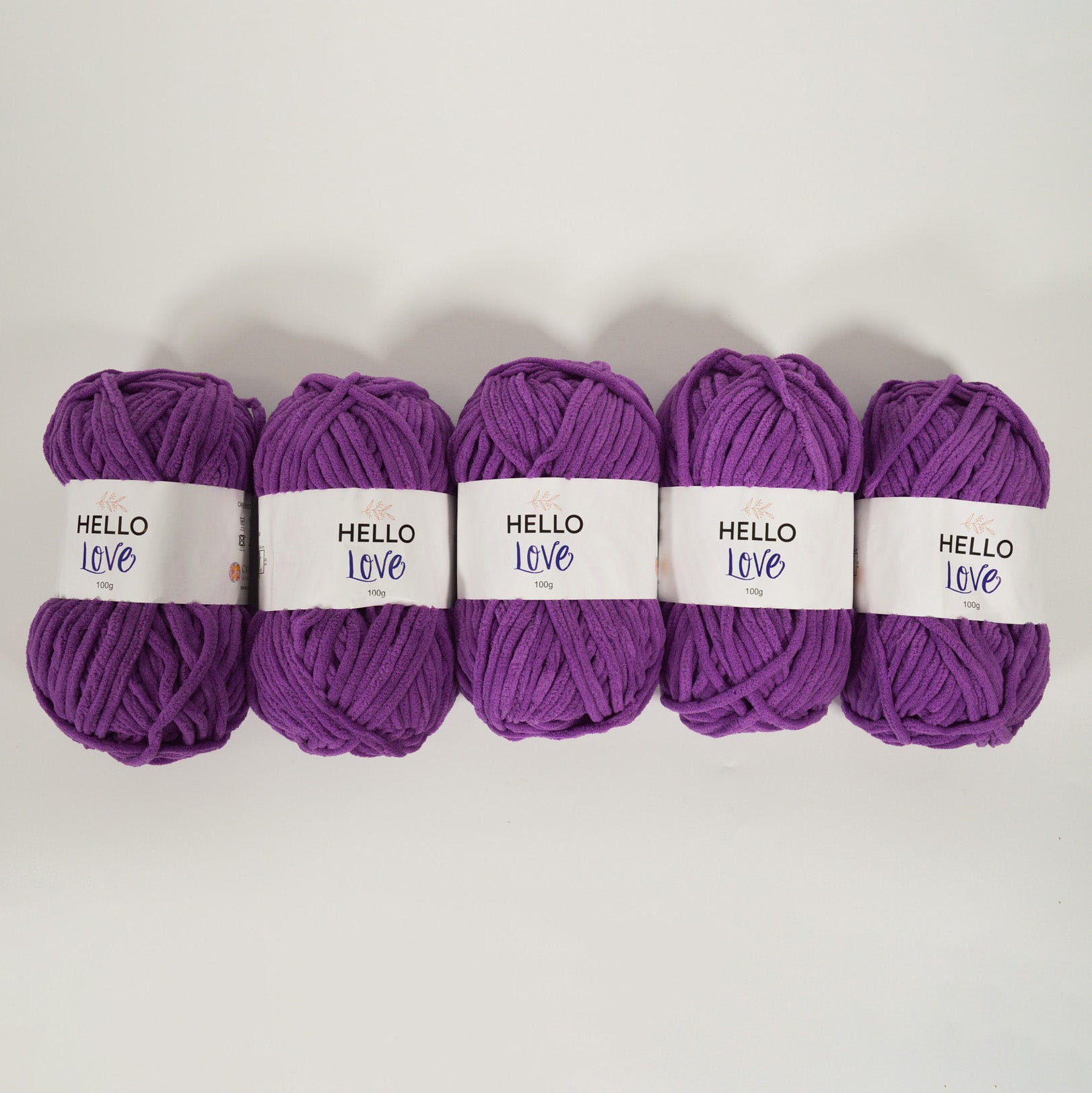 Pack of 5 x 100g Hello Love Super Chunky Yarn – Multiple Colour Choices