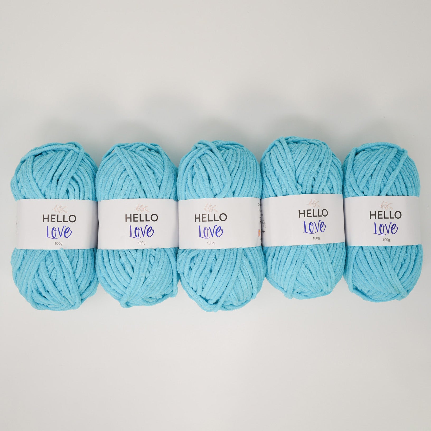 Pack of 5 x 100g Hello Love Super Chunky Yarn – Multiple Colour Choices