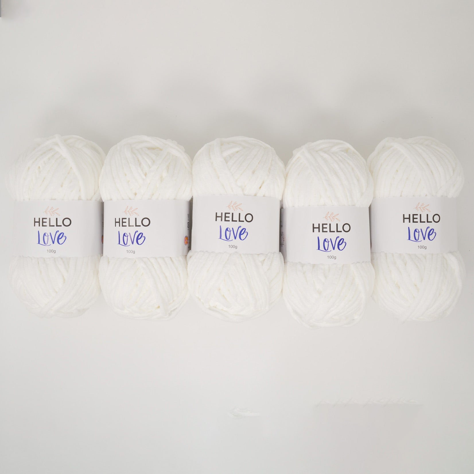 Pack of 5 x 100g Hello Love Super Chunky Yarn – Multiple Colour Choices