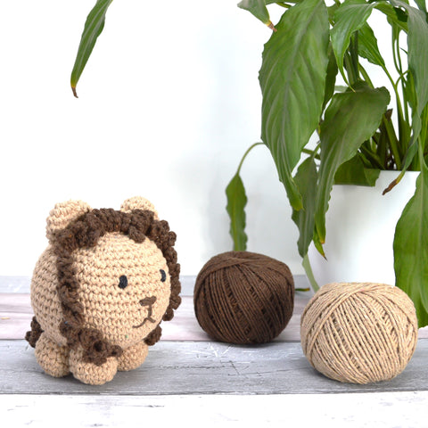 Knitty Critters - Cubies - Lionel Lion | DIY Amigurumi Crochet Kit