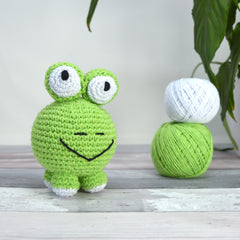 Knitty Critters - Cubies - Little Derek Frog | DIY Amigurumi Crochet Kit