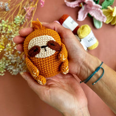 Knitty Critters - Pouch Pals | Sarah Sloth | DIY Amigurumi Crochet Kit
